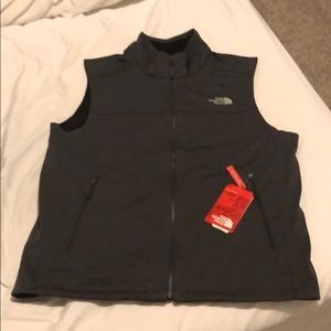 The North Face vest men’s